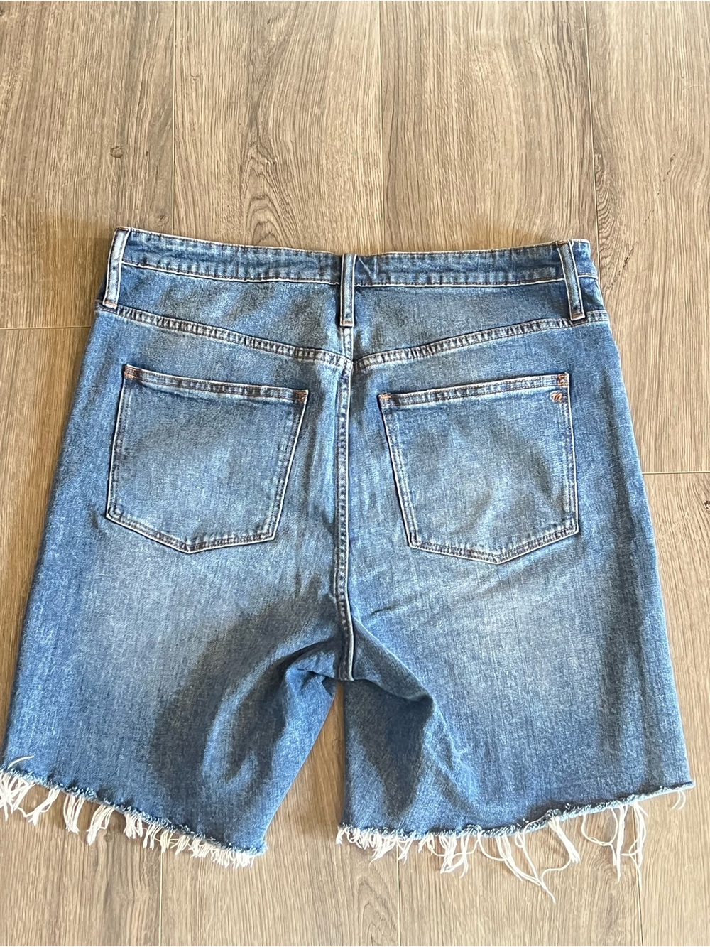 Madewell Medium Blue Denim Shorts with Copper Button - Picture 4 of 7
